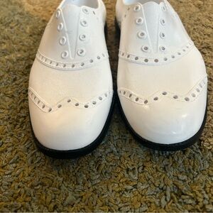 Biion White Wingtip Spikeless Waterproof Unisex Golf Shoe  W 6 M 4